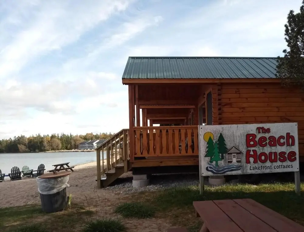 Beach House Lakeside Cottages