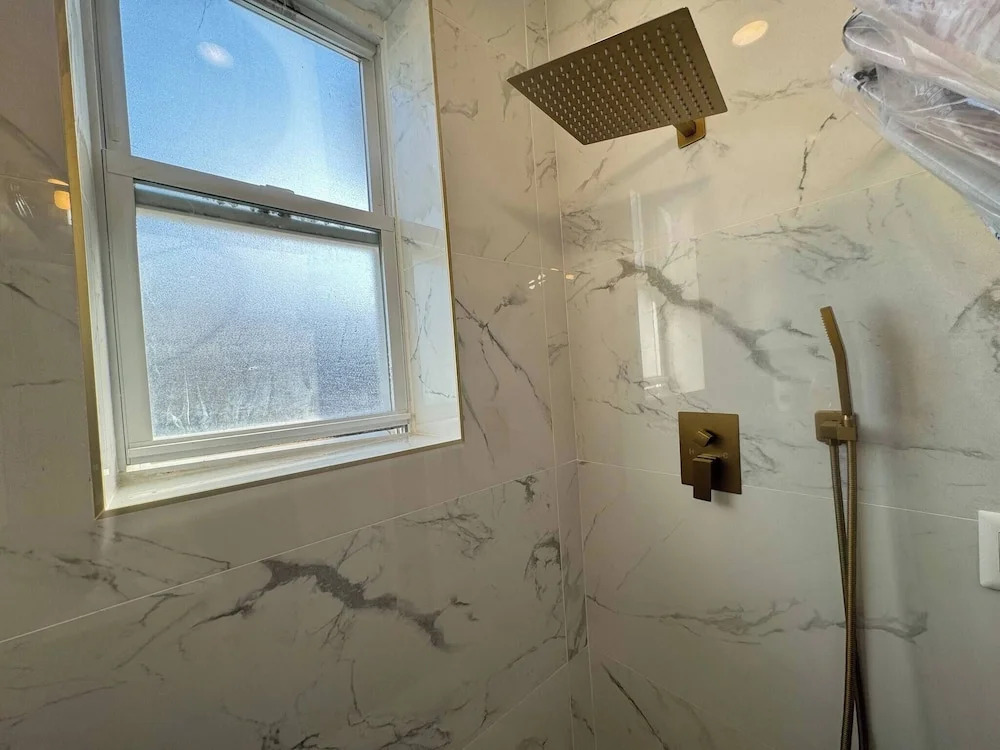 Huge 3 Bedrooms Apt 15 Minutes to NY City