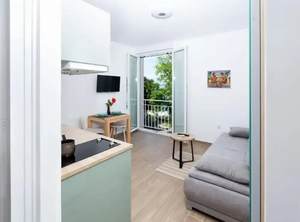 Romantic Studio in Zadar With City and Garden Views