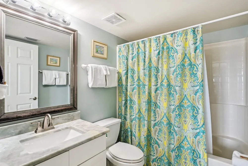 Seacrest 511 is a Gulf side 2 BR on Okaloosa Island by RedAwning