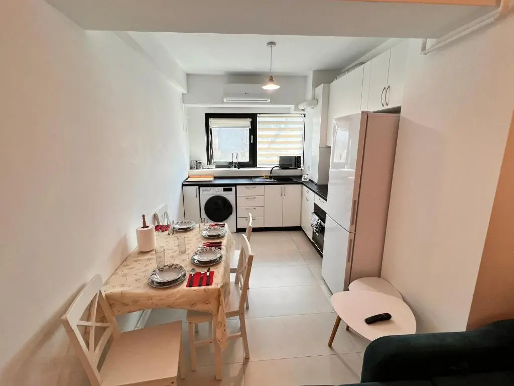 2 rooms Airy & Bright Palas Park