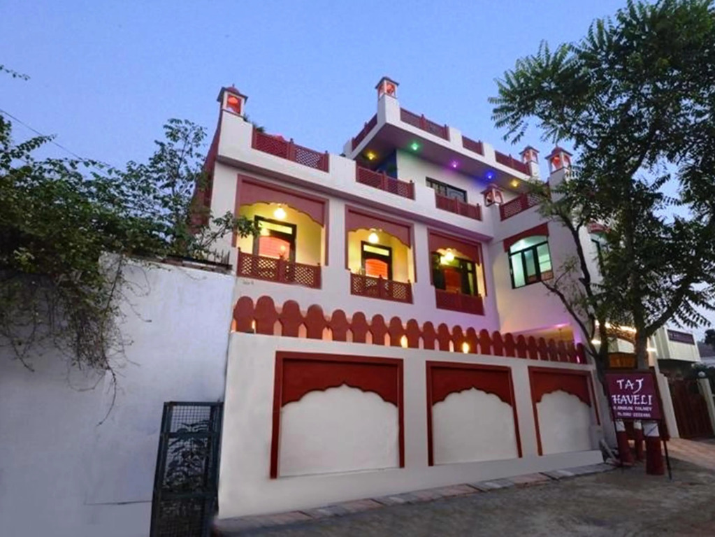 Taj Haveli Hotel Agra - Walkable Distance From Taj Mahal