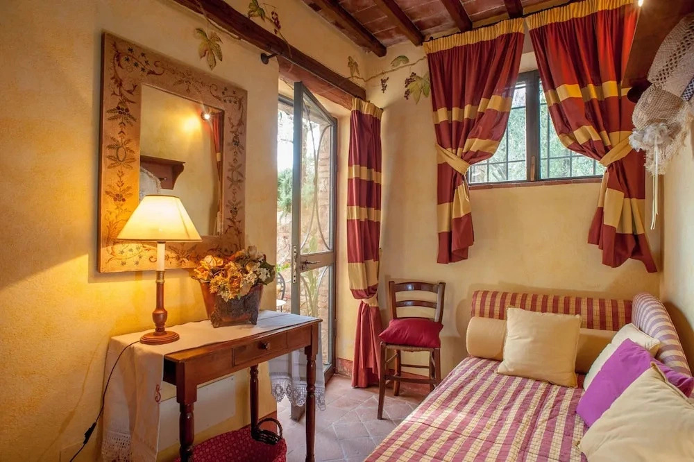 Villa in Lucca with Pool near Tuscan Coast