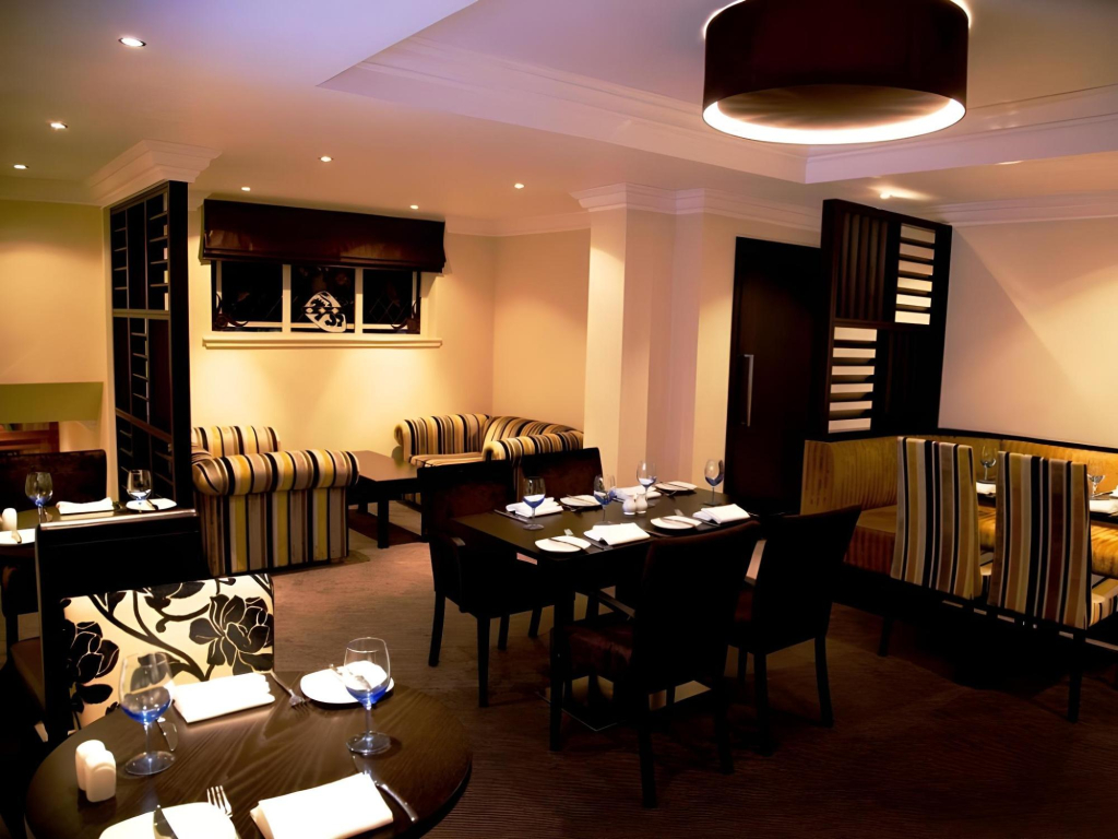 The Popinjay Hotel