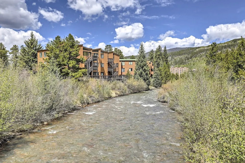 Keystone Mountain Getaway: Walk to Ski Lifts
