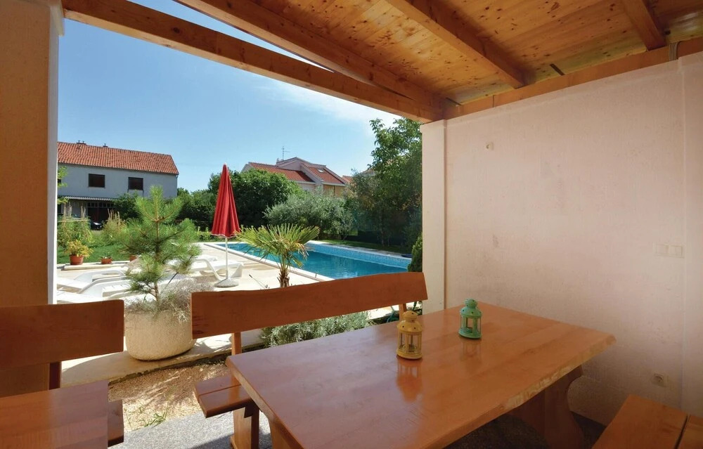 Beautiful Home in Kastel Stafilic With Wifi and 8 Bedrooms