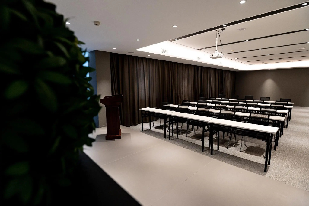Home Inn Business Hotel (Jinzhou Liaoshen Battle Memorial Hall Shiqiaozi Early Market Branch）