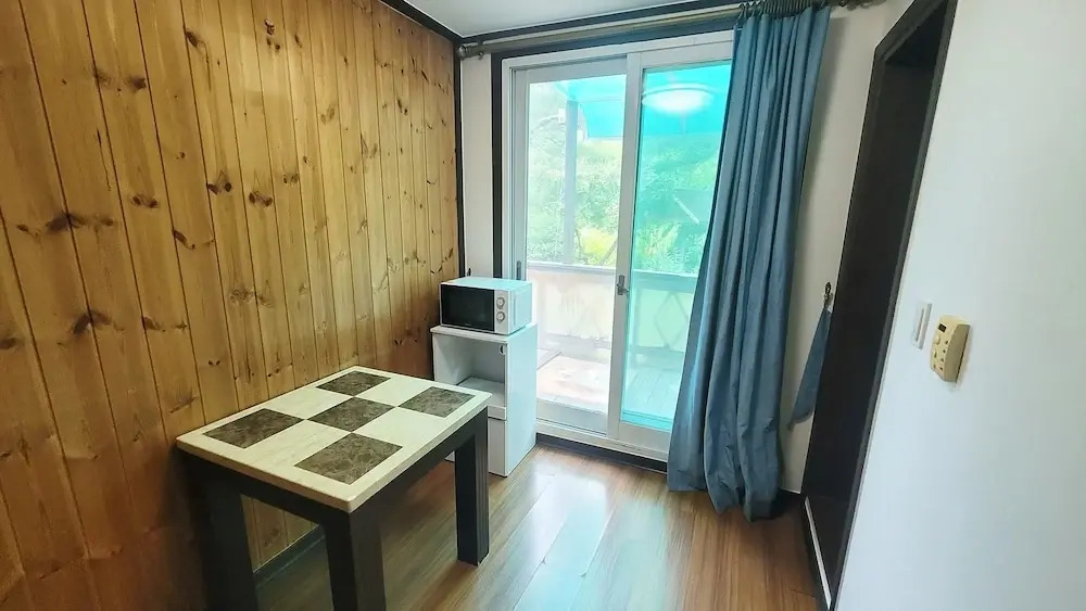 Gapeong Eoneunal Spa Pet Pension