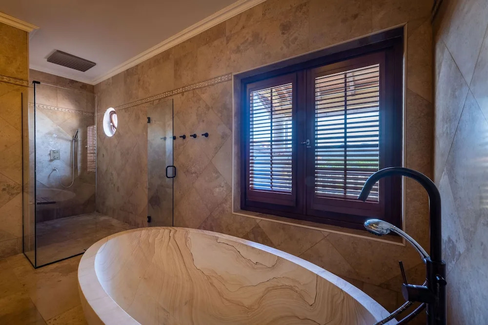 Cliff Villa