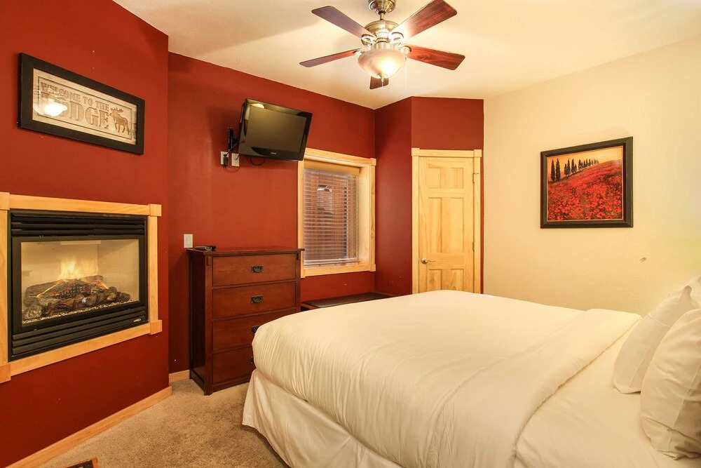 Macgregor Mountain 27c 1 Bedroom Condo by RedAwning