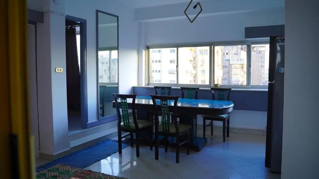 Spacious 2 Bedroom Apt Viewing the Holy Nile