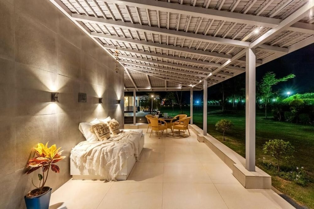 ELIVAAS 6 BHK Farmhouse with Pvt Pool & Garden - Enchantia