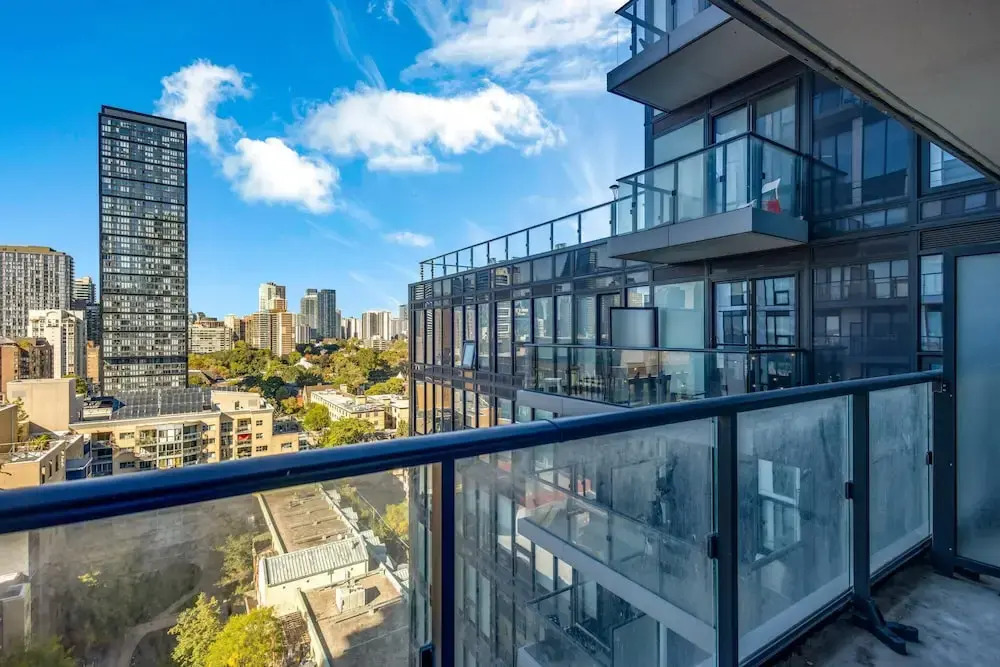 The Dundas Suites