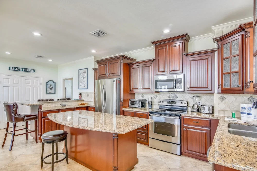 Sea Pearl 6 Bedroom Home