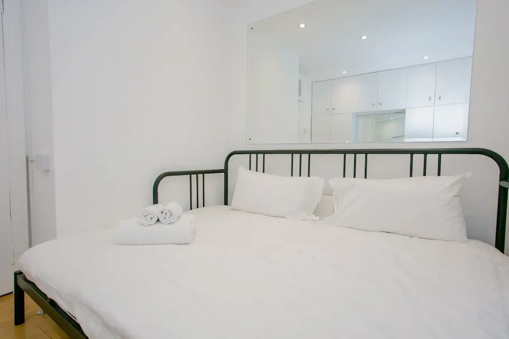 Modern Flat in West Kensington