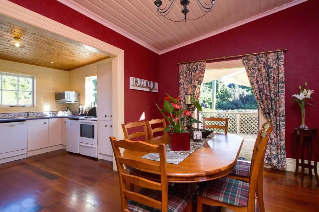 Tairoa Lodge