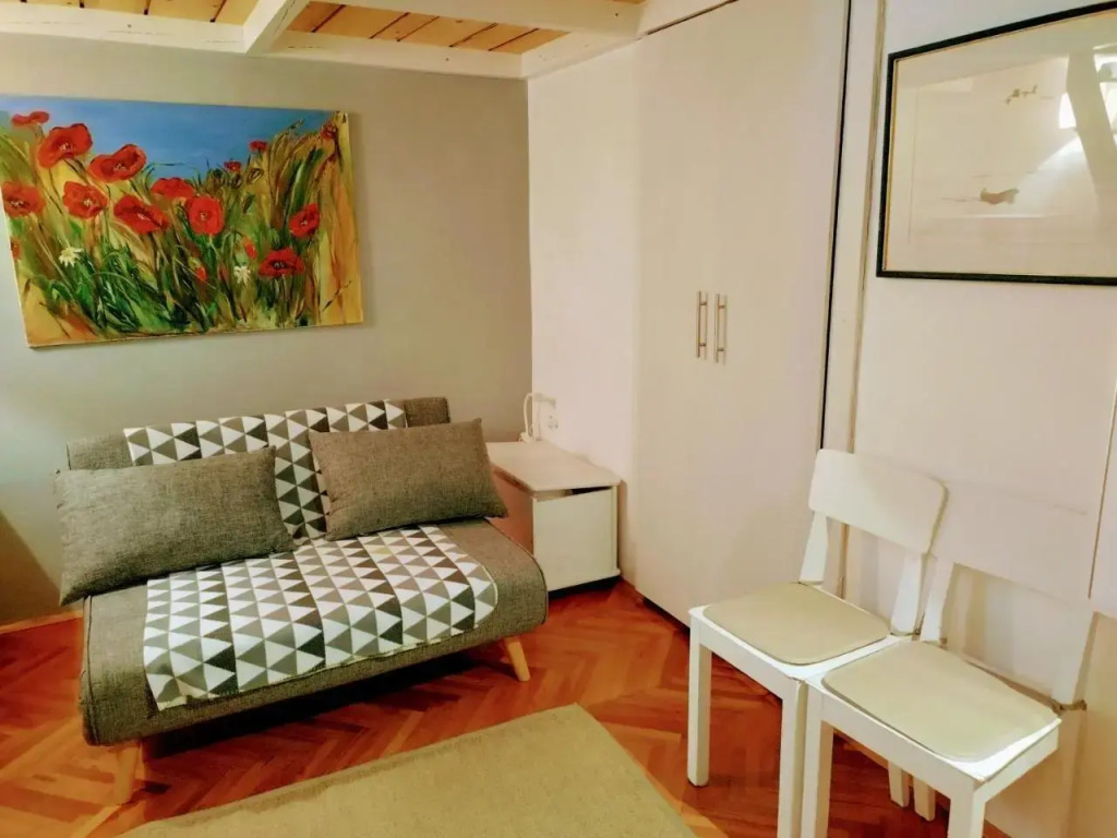 Isola Studio Rosa