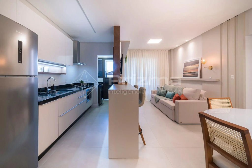 206- Recanto dos Girassóis - Lindo Apartamento de alto padrão com excelente localização na praia de Bombas.