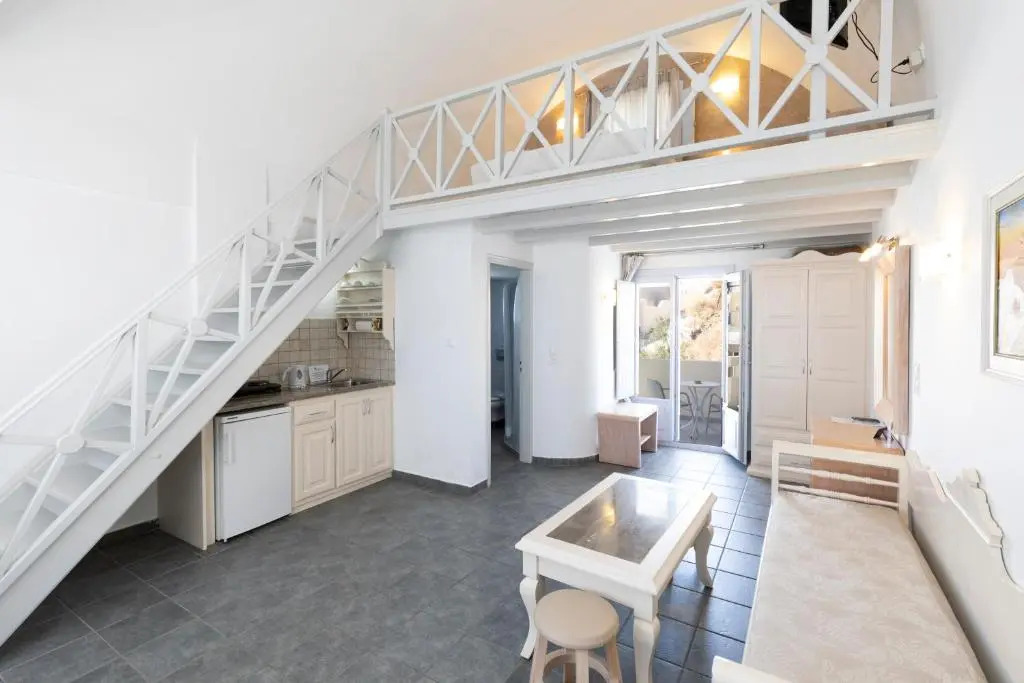 Erato Apartments
