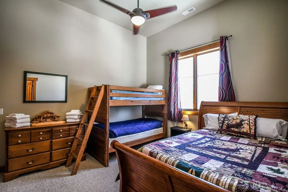Glacier Paradise 5 Bedroom Townhome