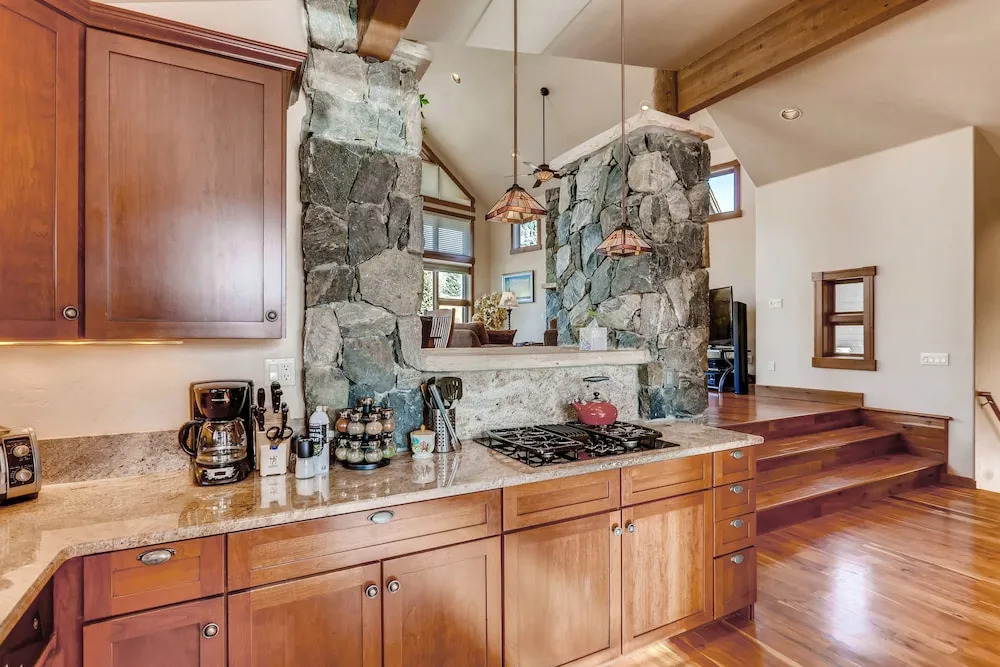21 N Rd Home 4 Bedrooms 4.5 Bathrooms Home