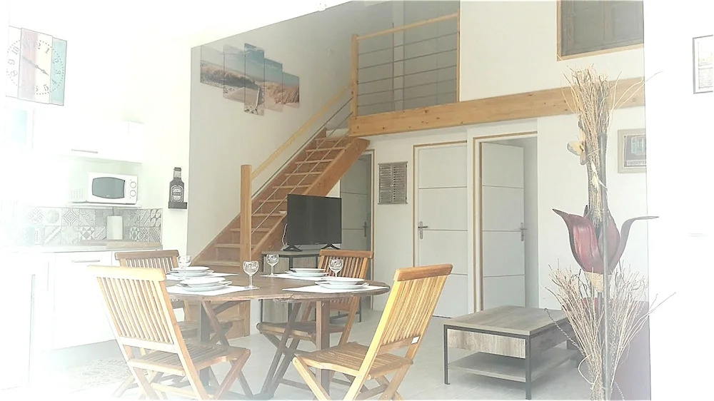 House With 2 Bedrooms in Narbonne, With Enclosed Garden - 250 m From t