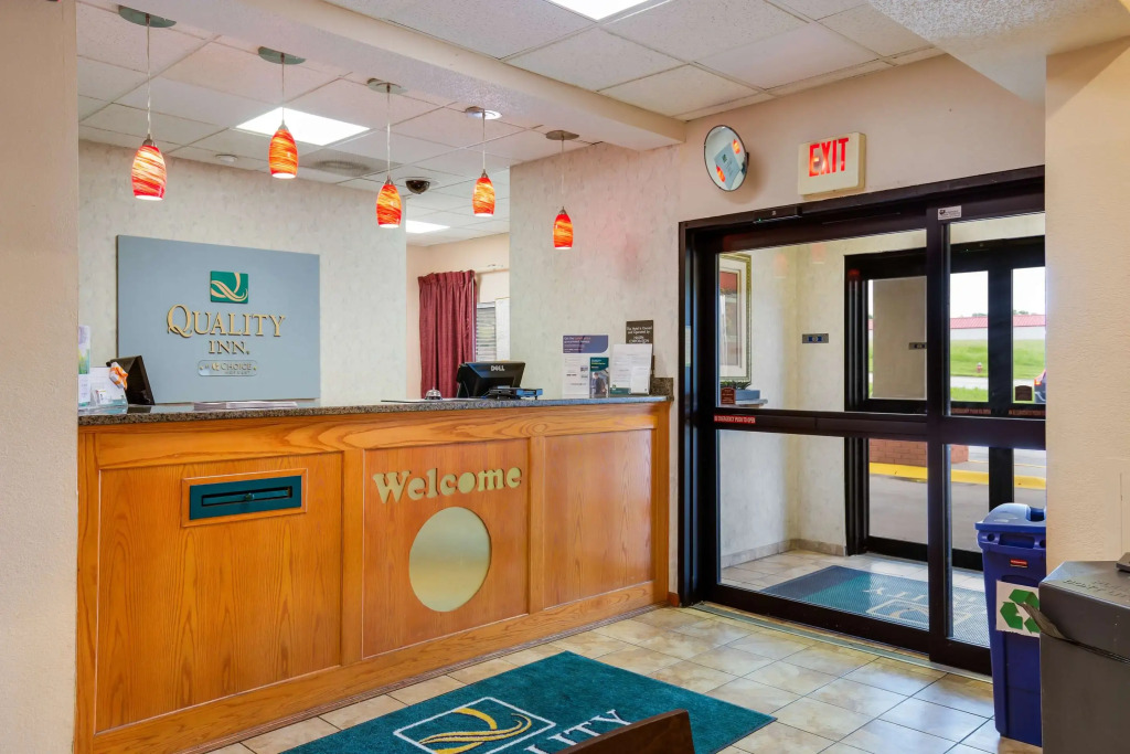 Quality Inn I-70 Near Kansas Speedway