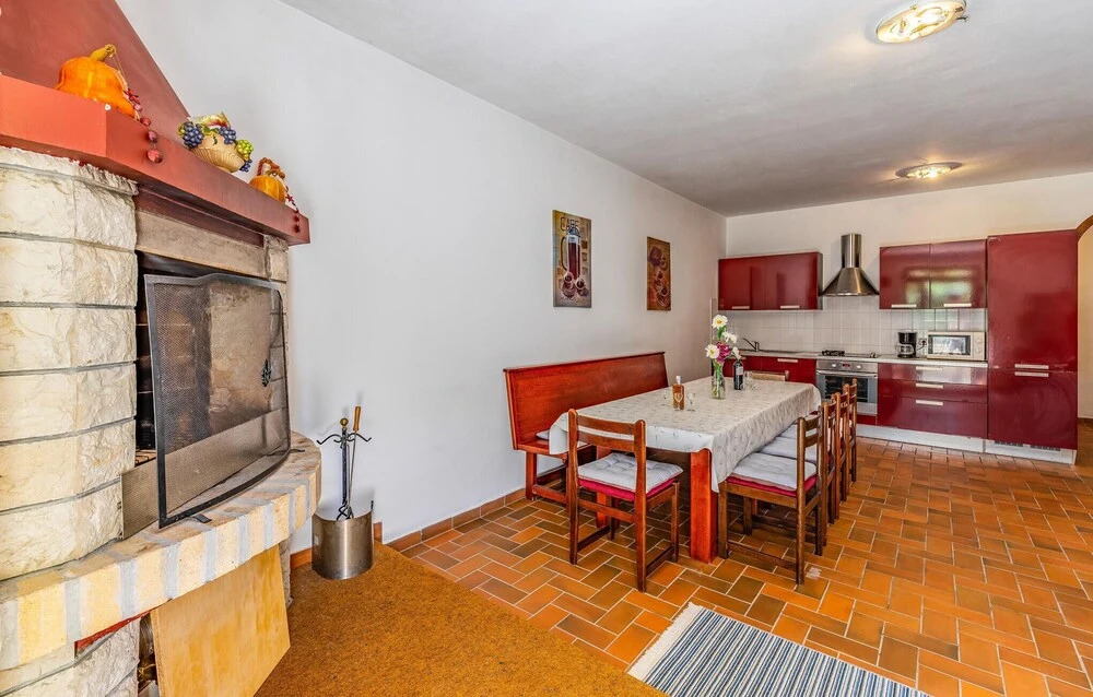 Stunning Home in Medulin With Wifi and 7 Bedrooms