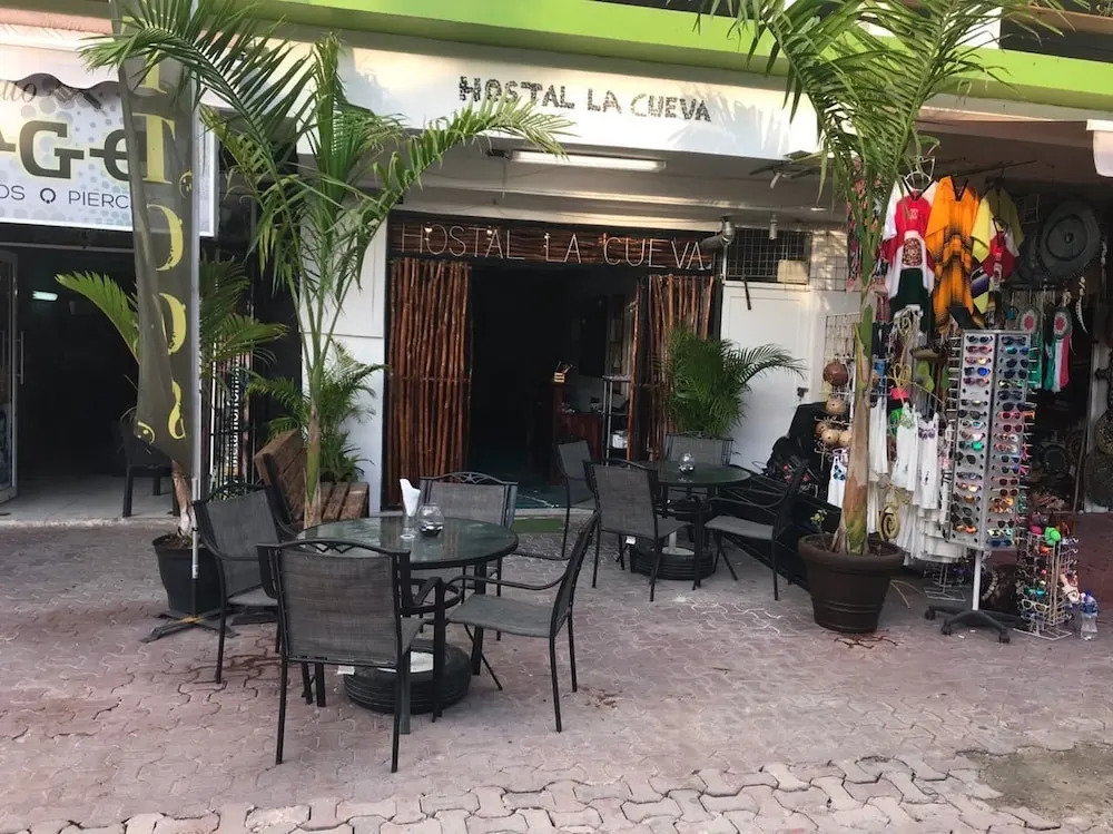 Hostal La Cueva - Hostel