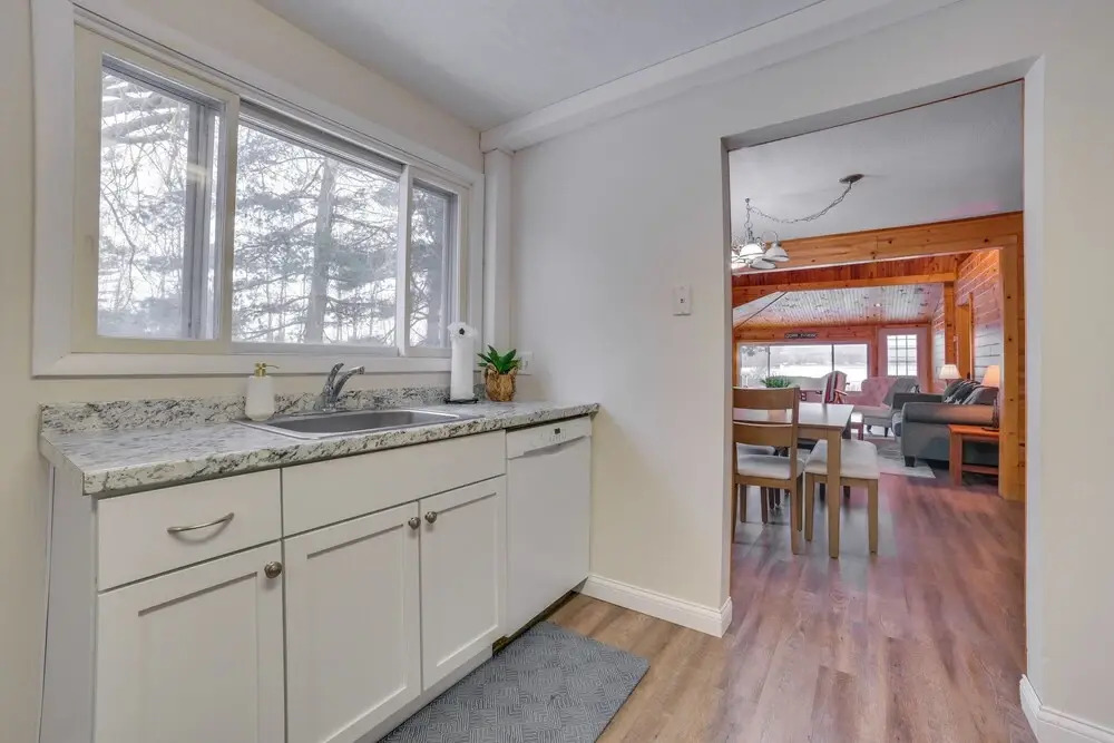 7 Mi to Nubs Nob: Lakefront Abode w/ Fire Pit!