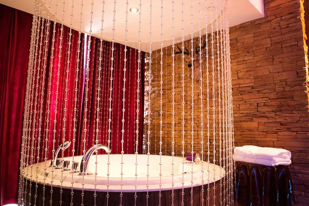 Rose Lover Hotel
