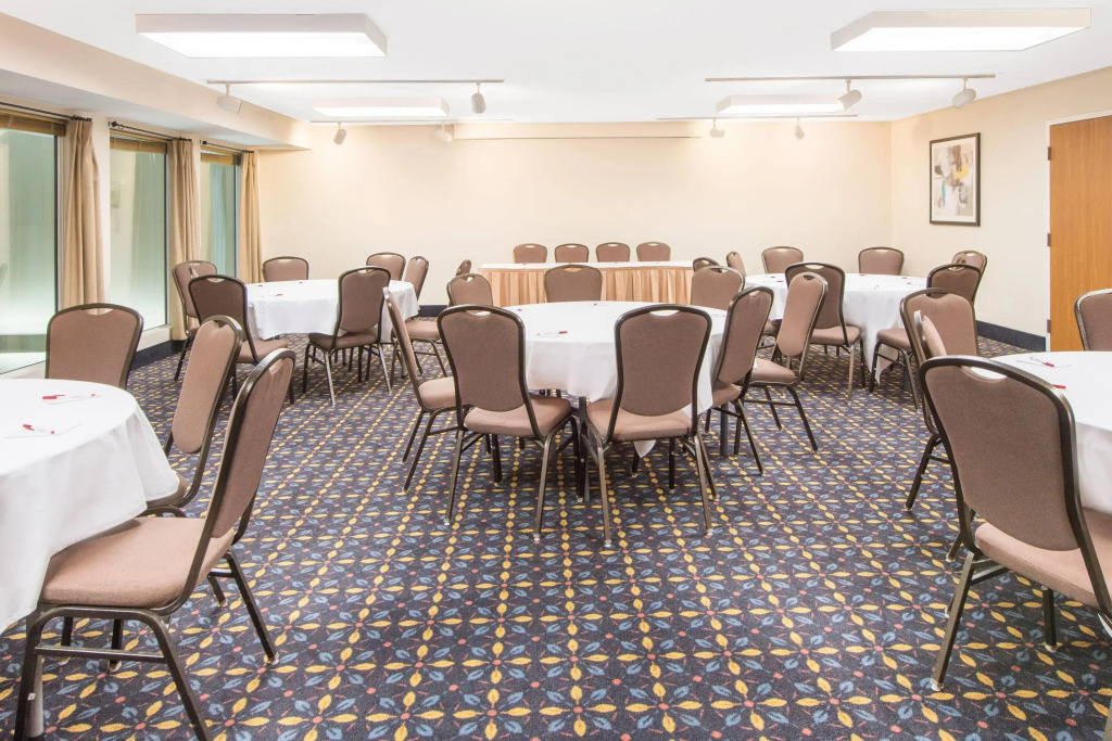 Ramada by Wyndham Springfield North