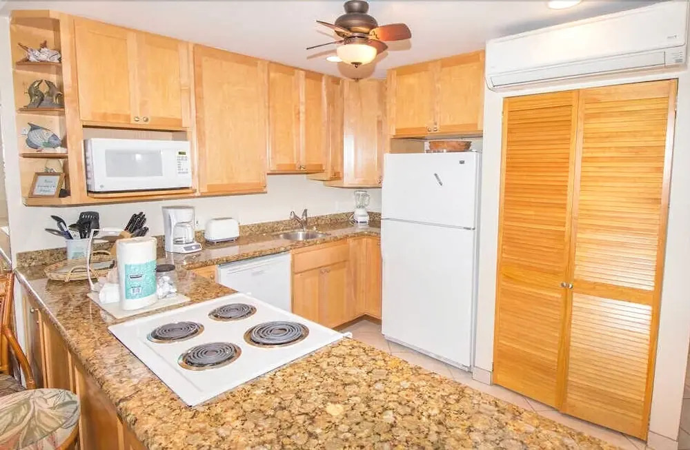 Kahana Sunset F4 - Two Bedroom Condo