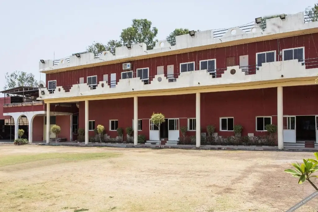 OYO 13496 Hotel Royal park