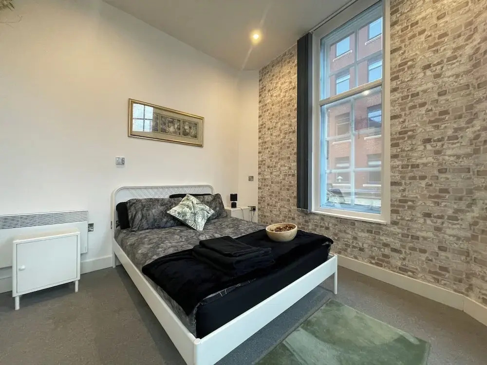 Stylish City Center 2 BR Retreat