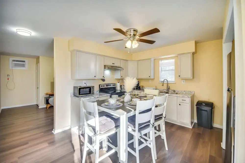 Explore & Relax! Norfolk Duplex < 1 Mi to Beach