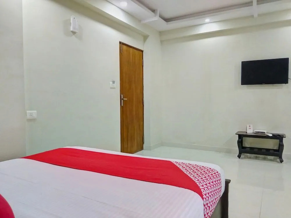 OYO 10521 GCK Suites