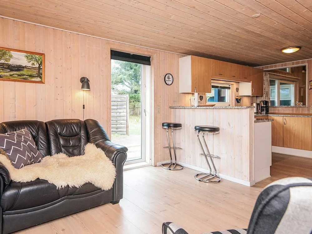 10 Person Holiday Home in Oksbol