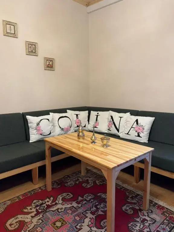 Colina Stone House