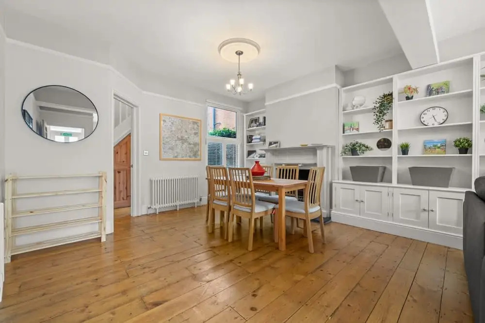 Reading Station - Modern Home w Garden Sleeps 6