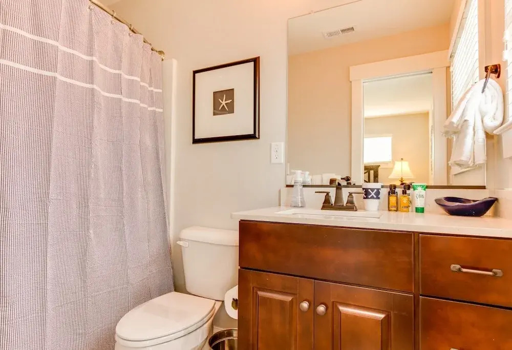 408b The Lynnhaven House Spacious 4 BR Townhouse Walking Distance to the Beach and Boardwalk