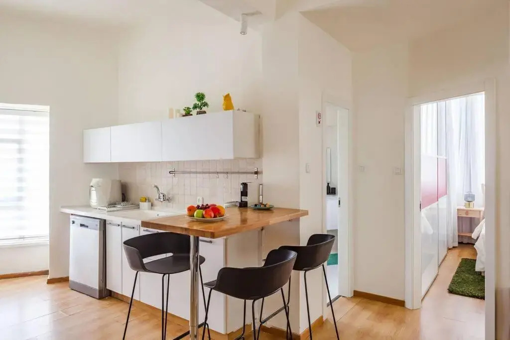 ^Superior 1 BR in the heart of the old north^