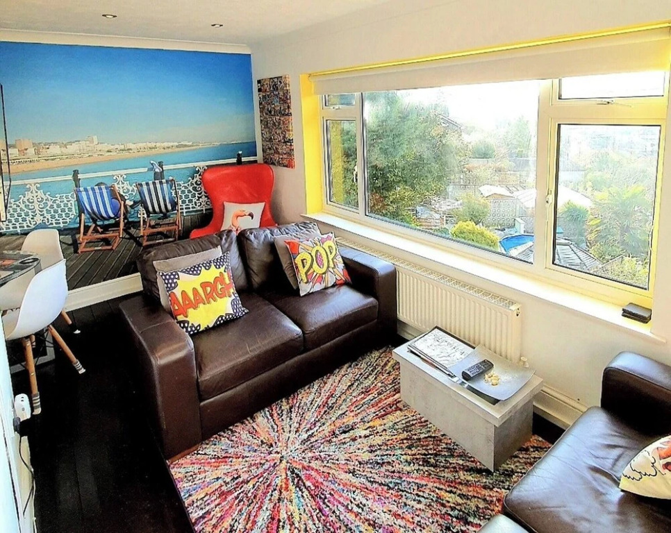 3 Bed House Stunning Views And Free Parking