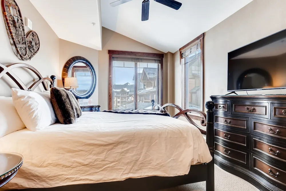 New Listing! Ski-in/ski-out At Crystal Peak 2 Bedroom Condo