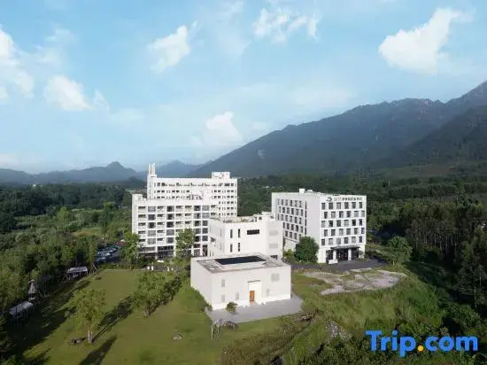 Yunmen 5 Seasons Argyle Resort Hotel