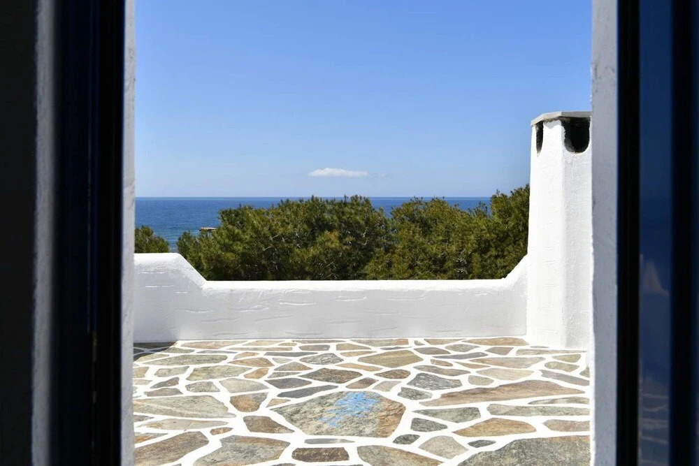 Santa Flora House Parikia's Edge