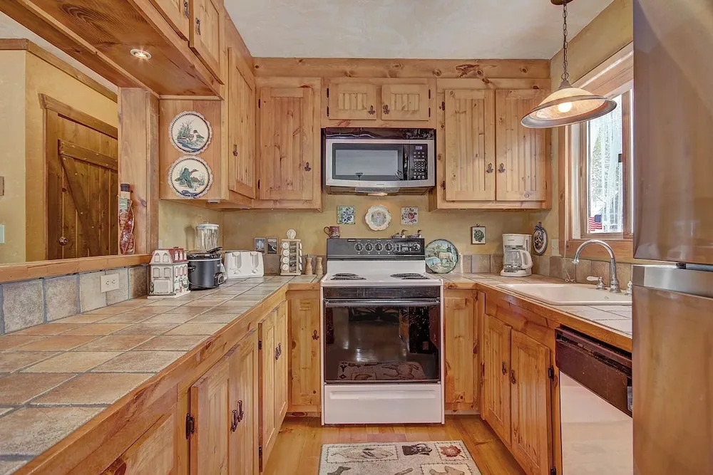 Whispering Pines - 4 Br Home