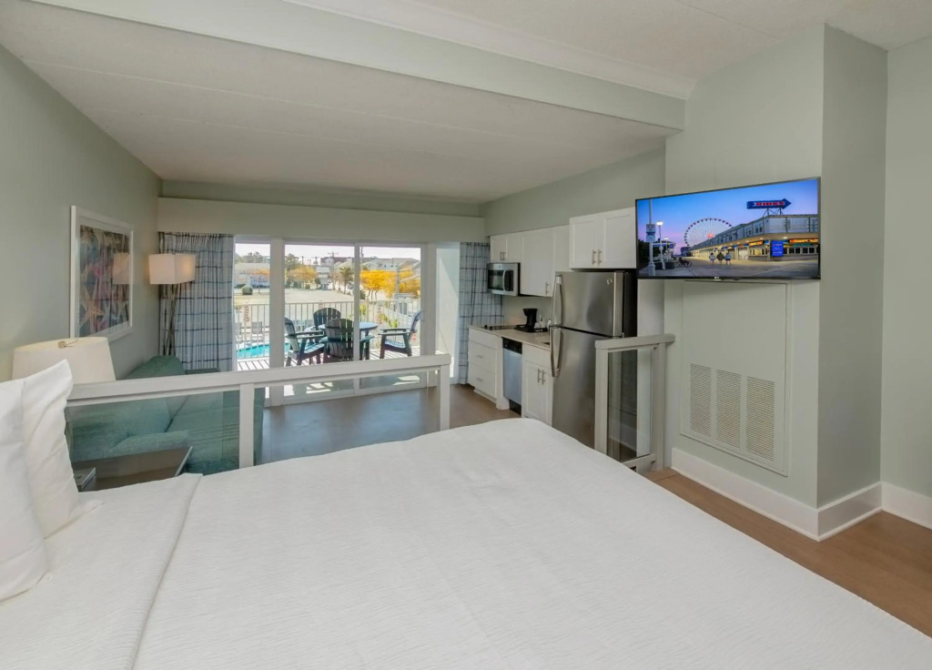 Commander Hotel & Suites