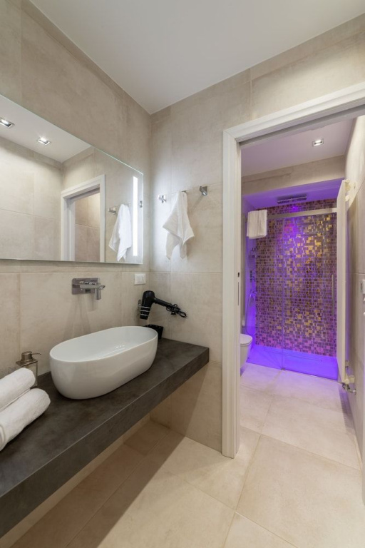 Y Arcillos Luxury Rooms CIN ITO75O35B4OOO468O2