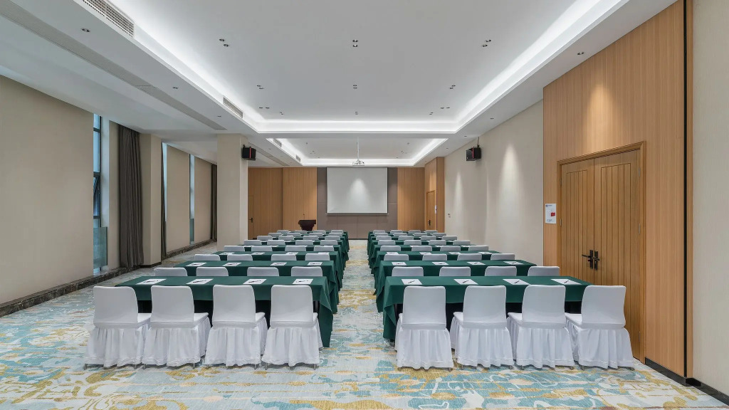 Holiday Inn Express Huangshi Cihu Lake by IHG